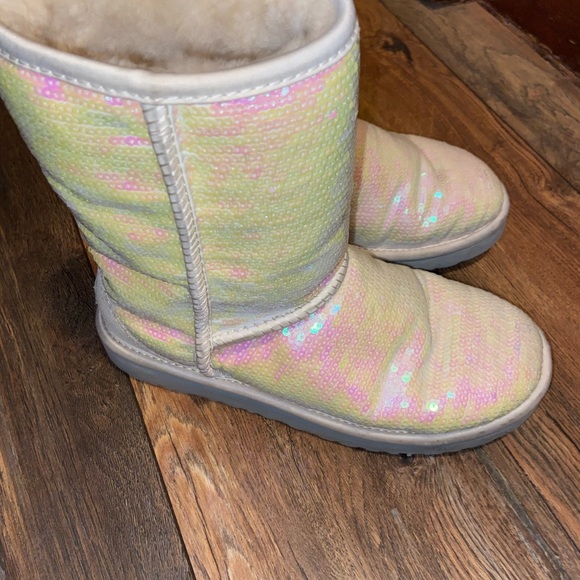 Uggs - Picture 3 of 6